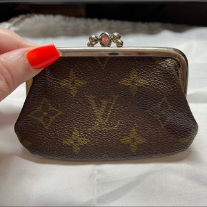 LOUIS VUITTON Vintage Kiss Lock Coin Purse